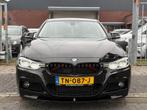 BMW 3-serie 318i Luxury | 19” LMV | Xenon | Leder | Naviga, Automaat, Euro 6, Zwart, 3 cilinders