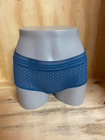 Freya short maat s model viva  beschikbaar voor biedingen