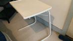 Mooie bijzet tafel, Ophalen, In hoogte verstelbaar, Zo goed als nieuw