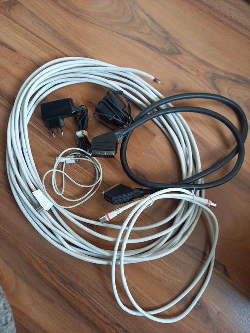 Skart / coax kabel / opladers ,op te halen in ruil voor een, Audio, Tv en Foto, Audiokabels en Televisiekabels, Gebruikt, Ophalen