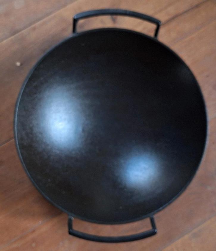 Le Creuset Gietijzeren Wokpan Compleet, Huis en Inrichting, Keuken | Potten en Pannen, Gebruikt, Wok, Gietijzer, Inductieplaat