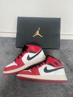 Nike Air Jordan 1 mid, Kleding | Dames, Schoenen, Nike Air Jordan, Ophalen of Verzenden, Sneakers of Gympen, Gedragen