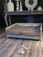 Grote hondenmand. Stevig kunstriet. Vergrijsd beige, Ophalen, Overige