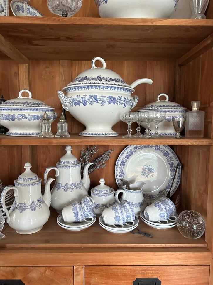 Geranium lila serviesdelen, Antiek en Kunst, Antiek | Servies los, Ophalen of Verzenden