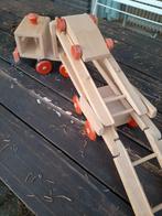 Grote houten vrachtwagen met oplegger en 1 extra wagentje, Ophalen of Verzenden, Gebruikt, Overige typen