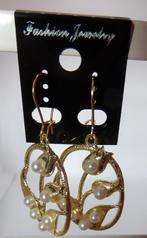 Leuke oorbellen met tulpen en “parel” inzet., Overige materialen, Hangers, Verzenden, Nieuw