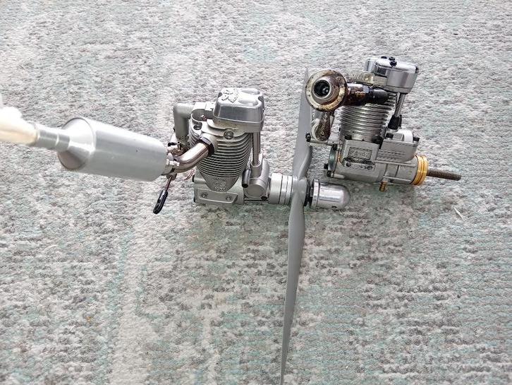 1x Nitro OSMax en 1x Saito FA62   plus  1x elektromotor, Hobby en Vrije tijd, Modelbouw | Radiografisch | Vliegtuigen, Zo goed als nieuw