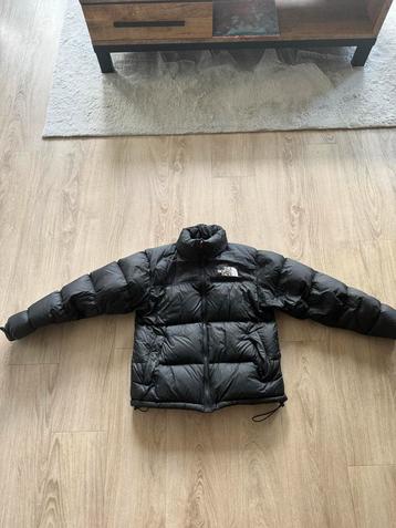 North Face Nuptse 350 Maat S beschikbaar voor biedingen