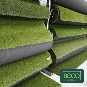 Nieuw natuurlijk kunstgras op rol of couponnen beschikbaar voor biedingen