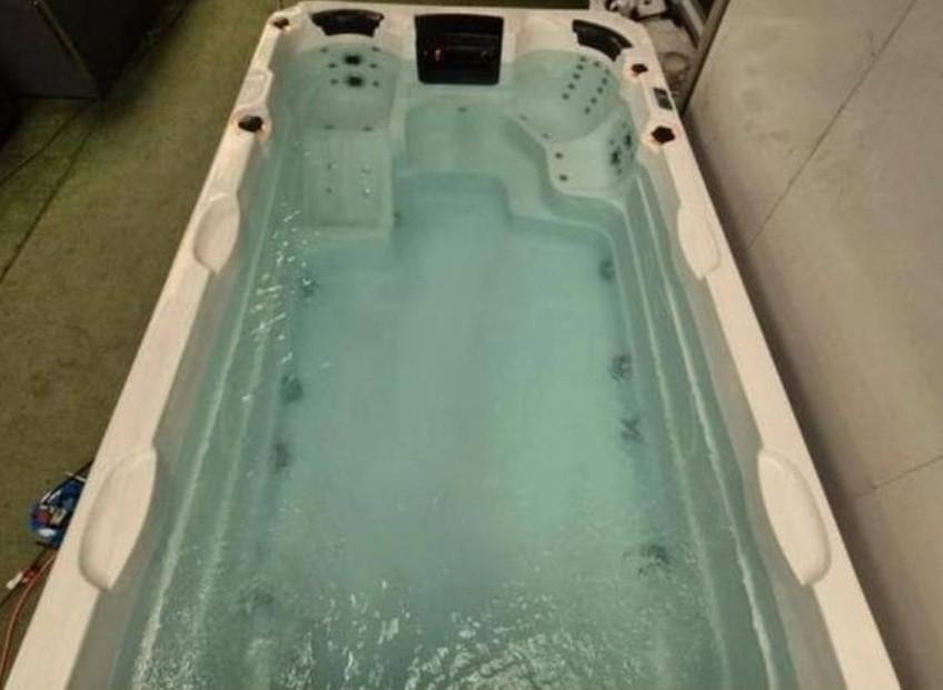Wij zoeken of verwijderen  jacuzzi, zwemspa, sauna en meer!, Ophalen of Verzenden