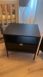 2 Zwarte Nachtkastjes met Gouden Details, Huis en Inrichting, Slaapkamer | Nachtkastjes, Gebruikt, Minder dan 45 cm, Ophalen of Verzenden