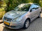 Volkswagen Polo 1.4 16V FSI Trendline Grijs ✅, Auto's, 4 cilinders, Handgeschakeld, Grijs, 1000 kg