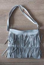 Nieuwe leren (suede) damestas met franjes, Ophalen of Verzenden, Nieuw, Schoudertasje