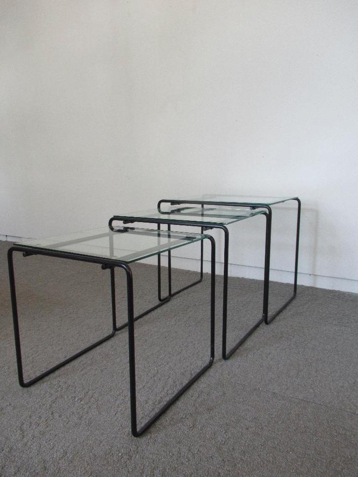 vintage mimiset  zwart metalen frame met glazen blad, Huis en Inrichting, Tafels | Bijzettafels, Zo goed als nieuw, Rechthoekig