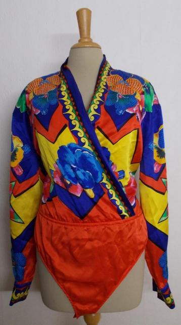 Prachtige vintage silk print top/body van Escada! 40 beschikbaar voor biedingen