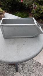 Magazijn metalen stapelbakken, Ophalen