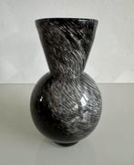 Mooi nieuw zwaar stevig glazen vaasje. Dutz? Goede kwaliteit, Ophalen of Verzenden, Zo goed als nieuw, Glas, Minder dan 50 cm