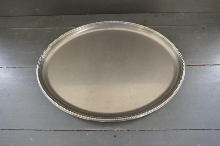 Vintage Alessi RVS ovale schaal met parelrand., Huis en Inrichting, Woonaccessoires | Schalen en Manden, Zo goed als nieuw, Schaal