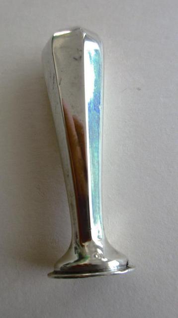  Pijpestamper Antiek Zilver 800 gemerkt,  hoogte 7,5 cm. beschikbaar voor biedingen