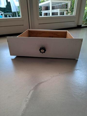 Witte houten lade te koop