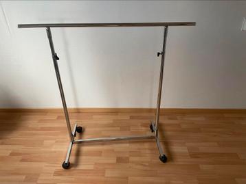 Industrieel kledingrek 120cm breed, verrijdbaar verstelbaar  beschikbaar voor biedingen
