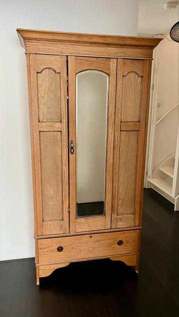 Biedermeier houten kast beschikbaar voor biedingen