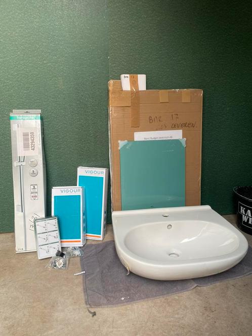 Complete badkamer in de verpakking, Huis en Inrichting, Badkamer | Complete badkamers, Nieuw, Met douche, Ophalen