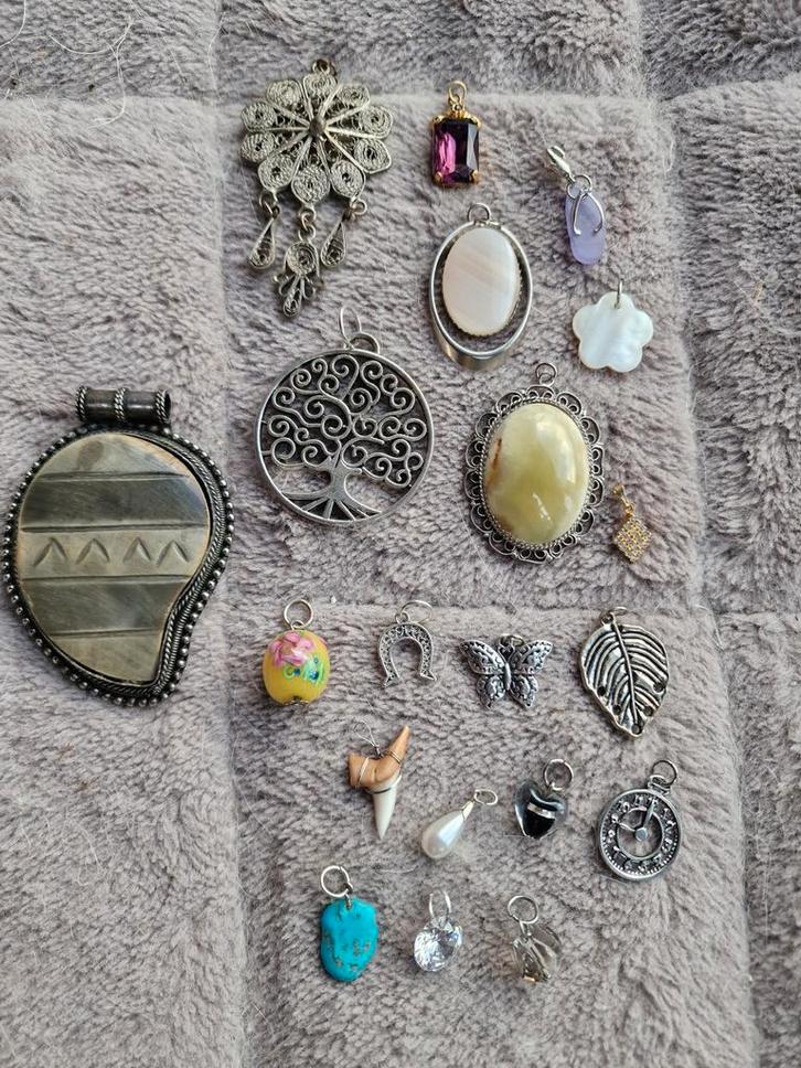 Diverse kettinghangers - Leuke verzameling!, Sieraden, Tassen en Uiterlijk, Bedels, Gebruikt, Overige merken, Zilver, 4 bedels of meer