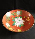 Chinese schotel met koperbeslag, Huis en Inrichting, Woonaccessoires | Schalen en Manden, Gebruikt, Porselein of Keramiek, Schaal