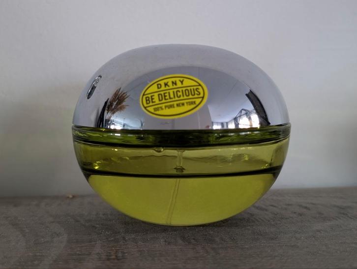 DKNY Be Delicious Eau de Parfum nog ruim 50 ml, Sieraden, Tassen en Uiterlijk, Uiterlijk | Parfum, Gebruikt, Ophalen of Verzenden