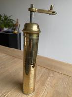 Oude koperen koffiemolen uit Macedonie, Ophalen of Verzenden, Koper