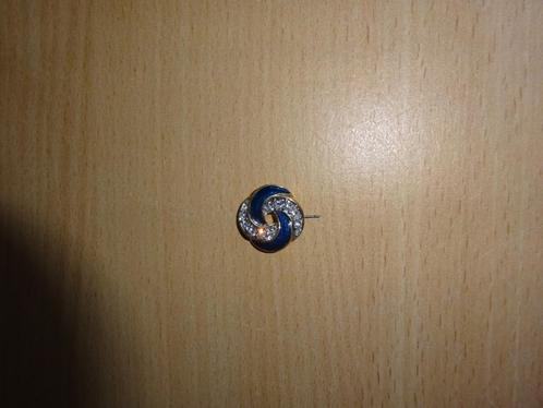 Sieraad emaille blauw met goudachtige diamantlook steentjes, Sieraden, Tassen en Uiterlijk, Oorbellen, Gebruikt, Overige materialen