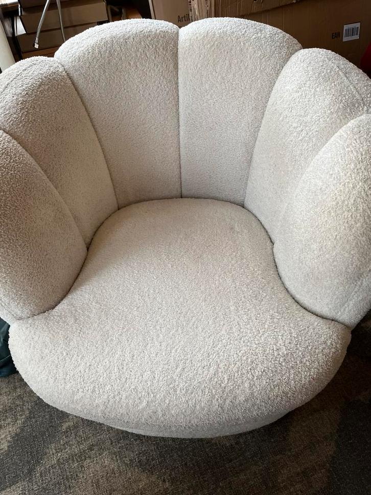 Stoel en klein bankje., Huis en Inrichting, Fauteuils, Zo goed als nieuw, 50 tot 75 cm, Minder dan 75 cm, Ophalen of Verzenden