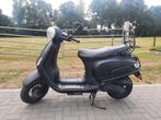 Nagekeken, zeer goed lopende scooter, Fietsen en Brommers, Ophalen, Maximaal 45 km/u, Zo goed als nieuw, Benzine