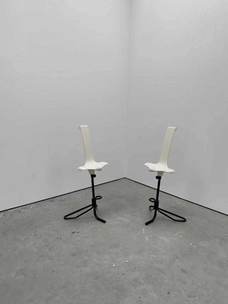 2 x Appoggio stools Claudio Salocchi for Luigi Sormani, Huis en Inrichting, Barkrukken, Zo goed als nieuw, 60 tot 90 cm, Kunststof