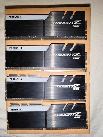 2x G.Skill Trident Z RGB 32GB DDR4 @ 3.200MT/s, kit van 2 beschikbaar voor biedingen