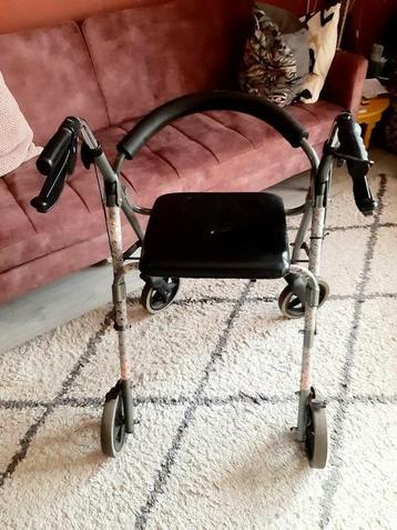 Rollator met zitje beschikbaar voor biedingen