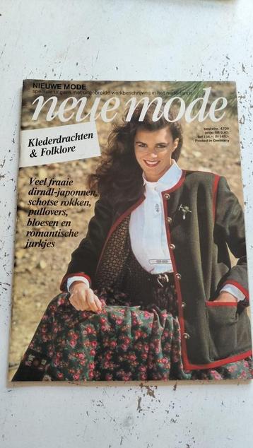 Naaipatronen Oktoberfest /  Neue Mode Folklore beschikbaar voor biedingen