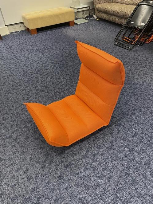 Iconisch Beliani Balka stoel meditatie loungen – neon oranje, Huis en Inrichting, Zitzakken, Zo goed als nieuw, Overige typen