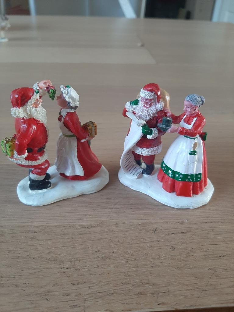 Lemax kerstman met kerstvrouw sets kerstdorp miniatuur, Diversen, Kerst, Ophalen of Verzenden
