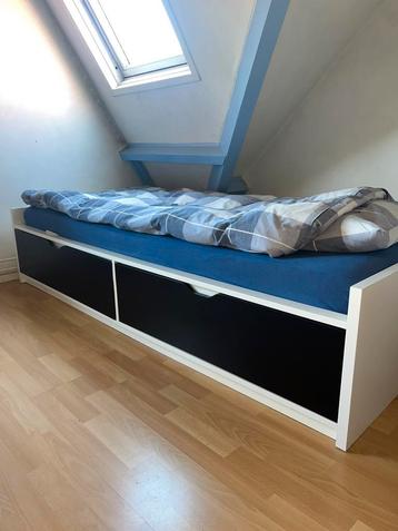 IKEA bedframe met opberglades