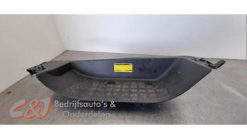 Voorinstap rechts van een Peugeot Expert beschikbaar voor biedingen