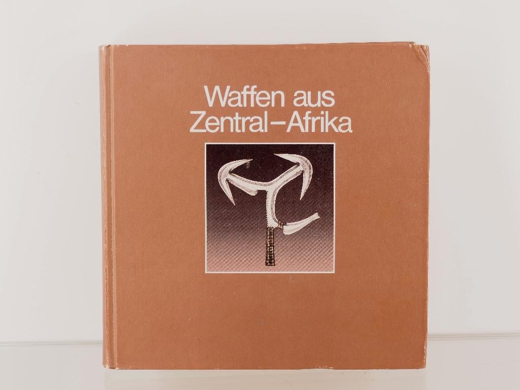 Naslagwerk Waffen Afrika-Samlung 2-Waffen aus Zentral-Afrika, Gelezen, Niet van toepassing, Ophalen of Verzenden, Meerdere auteurs