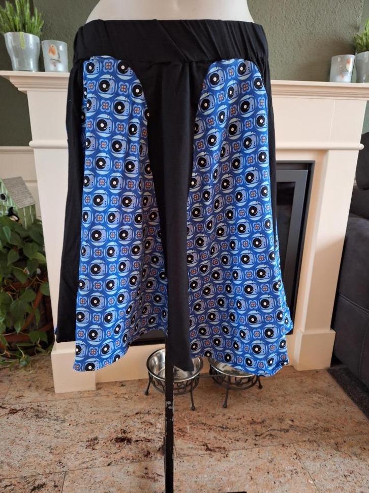 Vrolijke Famkes klokkende rok met stof 46 XXL Gratis Verz. !, Kleding | Dames, Rokken, Zo goed als nieuw, Maat 46/48 (XL) of groter