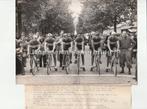 Oude persfoto Eindhoven clubkampioenschap NL wielrennen NCK, Verzamelen, Foto's en Prenten, Gebruikt, Verzenden, Foto, 1940 tot 1960