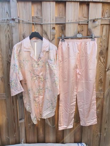 Lady Pirola Pyjama Set, Grote Maat M (Valt als XXL) beschikbaar voor biedingen