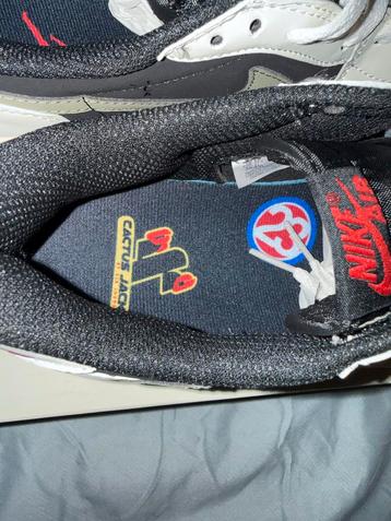 Travis Scott Olive - Maat 43 beschikbaar voor biedingen