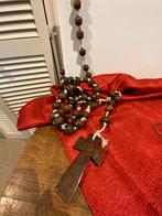 Houten kruis aan lange houten kralen ketting, Ophalen of Verzenden