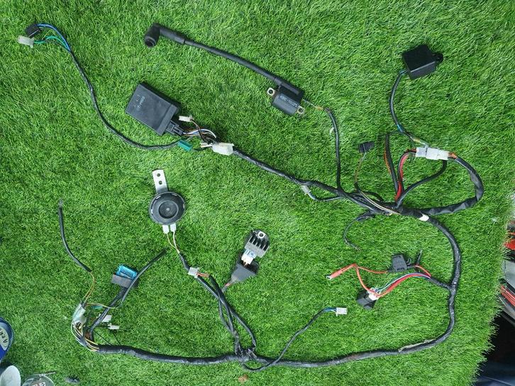 Yamaha Aerox kabelboom compleet of delen ervan CDI Bobine, Fietsen en Brommers, Brommeronderdelen | Scooters, Zo goed als nieuw