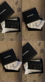 Mini Chanel Tasje Zwart met Gouden Details, Sieraden, Tassen en Uiterlijk, Tassen | Damestassen, Ophalen of Verzenden, Zo goed als nieuw